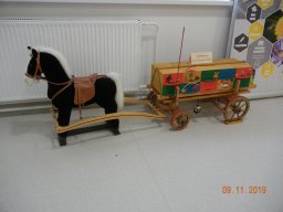 86 084